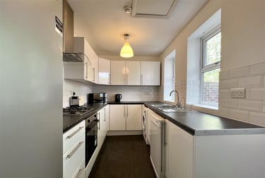 7 bed house, Harrison Place, Sandyford, Newcastle, NE21DE - Image 2